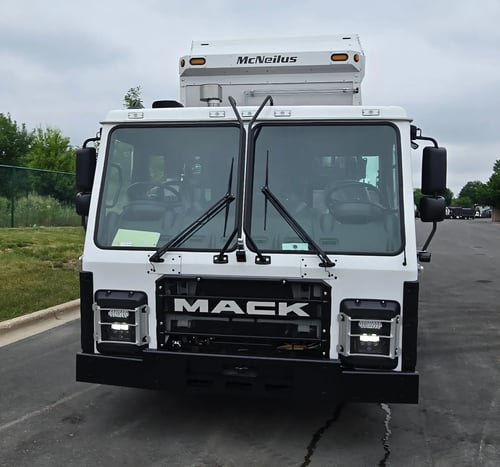 2026 McNeilus ZR front view