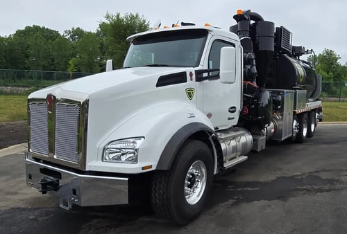 Front driver side angle view of 2026 TRUVAC HXX hydro excavator